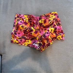 Flower pattern, zipper, clasp closure